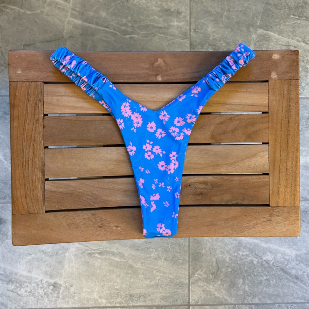 Kulani Kinis Beachside Bloom Retro Y Thong Bikini Bottom